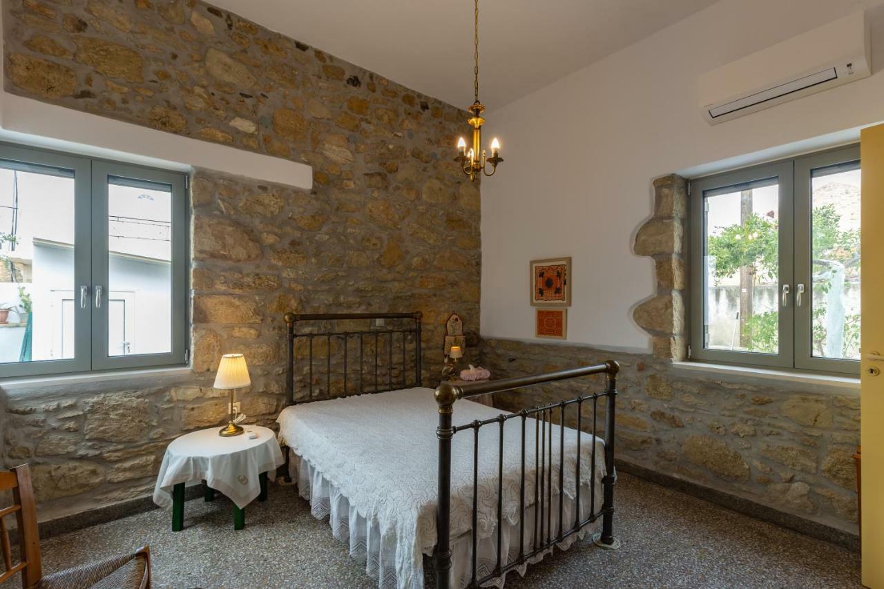 Iliopetra House Ferienhaus
